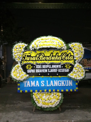 Papan Bunga Duka di Pipitan